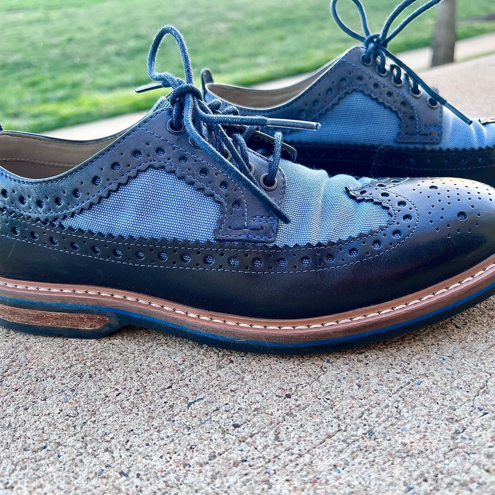 Men’s 7 1/2 navy blue Clark’ loafers